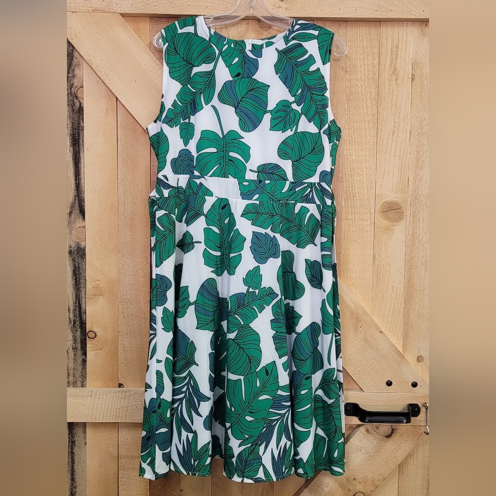 Leaf Print Dress ~ XL